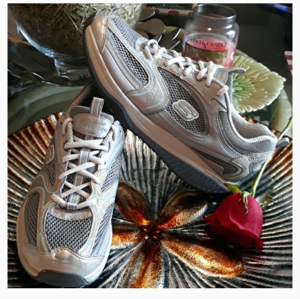 SKECHERS SHAPE-UPS SNEAKERS WOMENS SZ 10